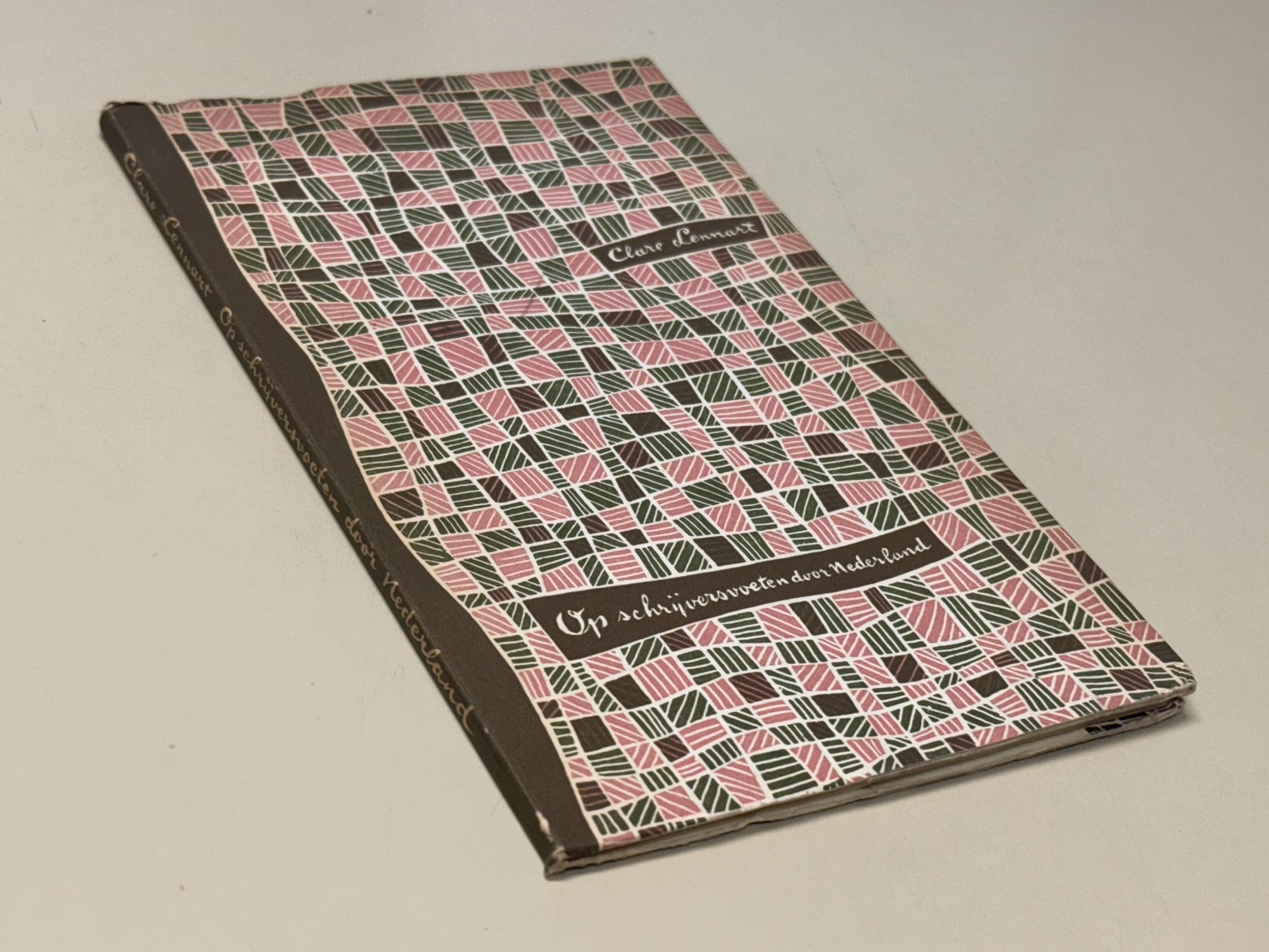 Op Schrijversvoeten, boekenweekgeschenk 1955 voor €5 (boek 006)